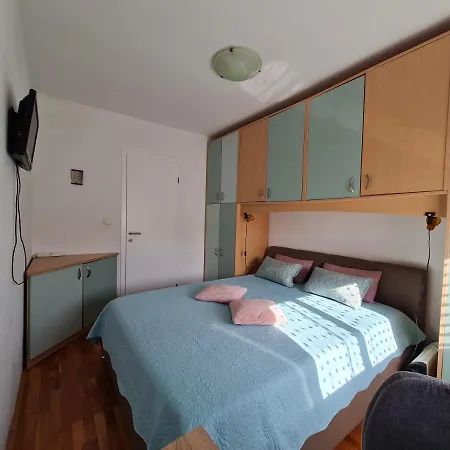 Apartman Mirella Apartment *